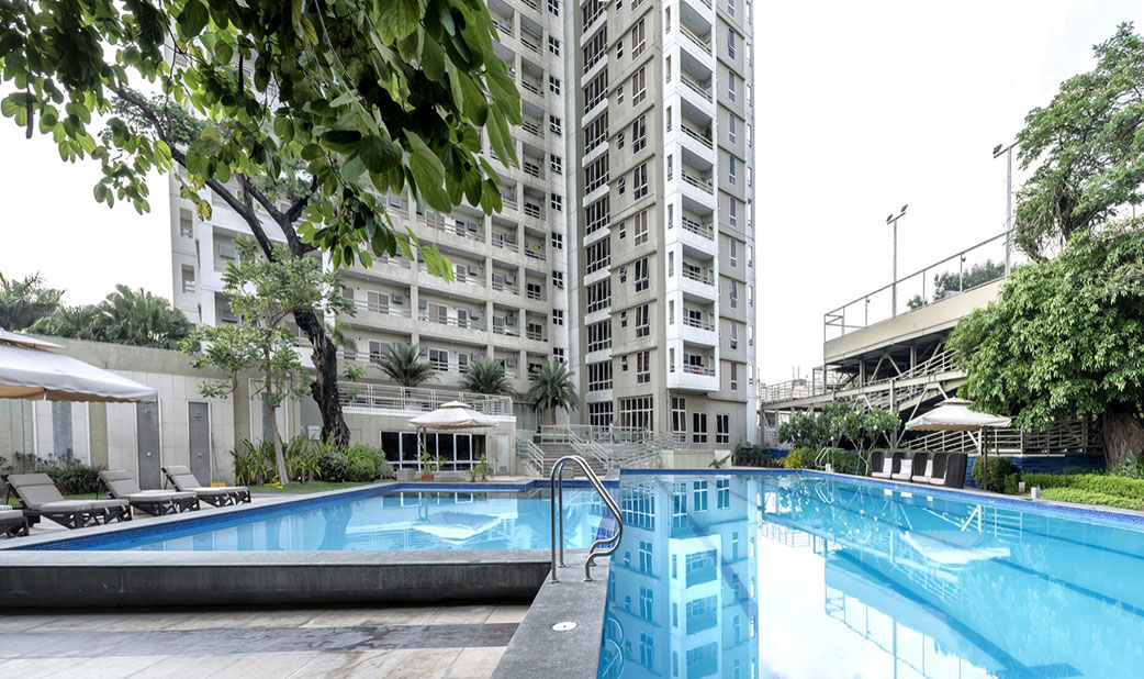 illumina-residences-manila-lap-pool-large_2_orig